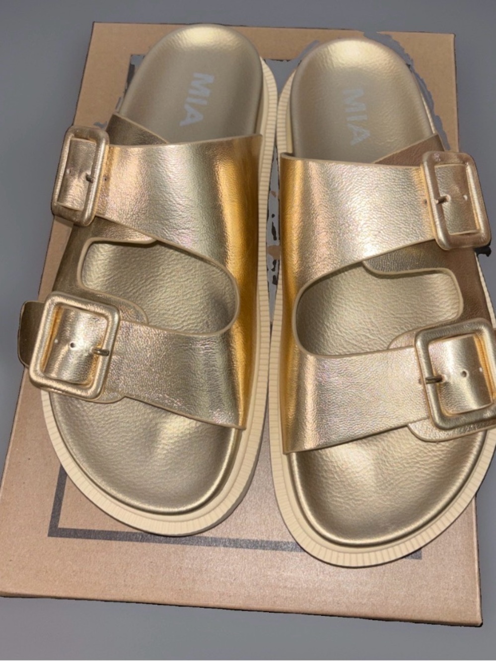 New In Box Women’s Mia Gold Metallic Sandals Size 7M